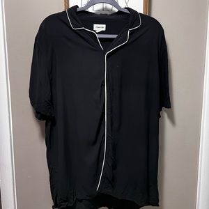 Mens open-edit casual button up shirt, size L